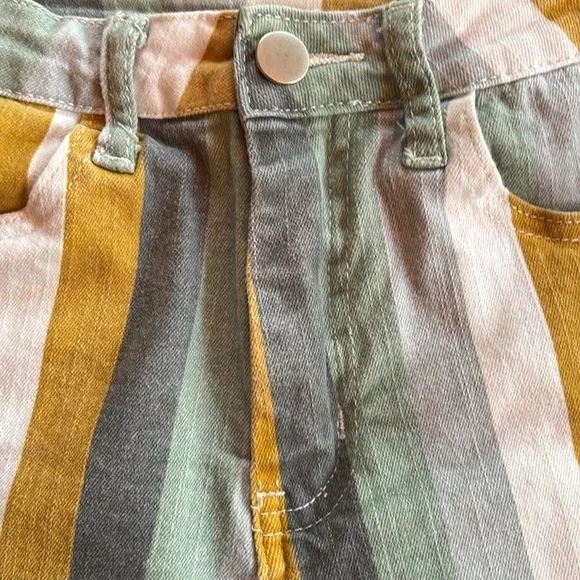 Altar'd State Girls Shorts W/Stripes White Gold Blue Green Gray Frayed Size XS - Picture 4 of 10